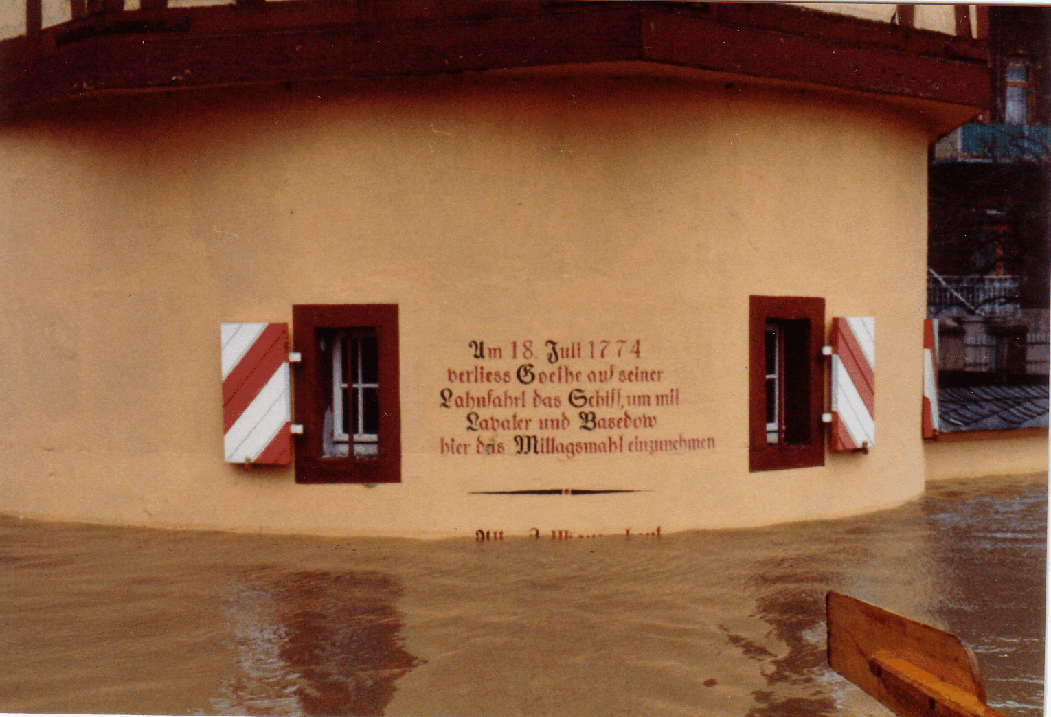 Der Turm im Hochwasser (2)